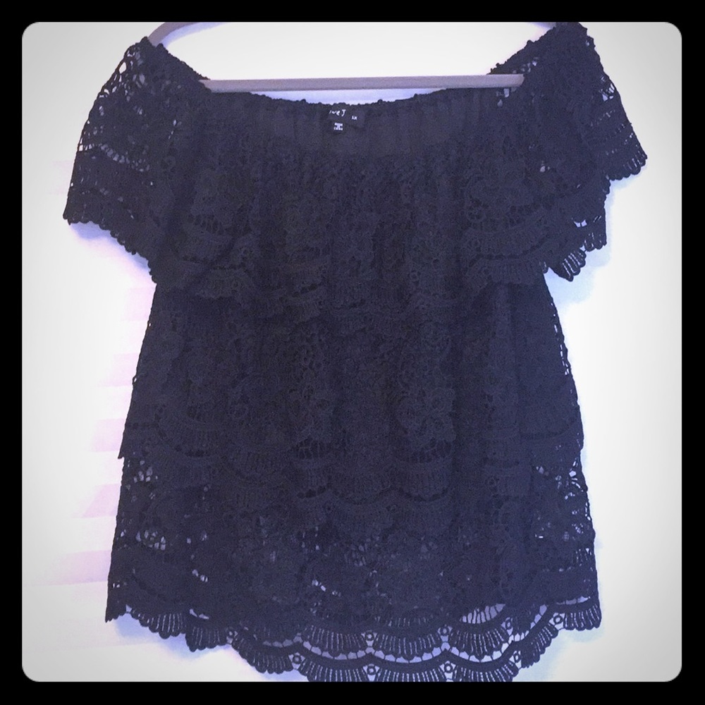 Sexy black on/off shoulder outfit